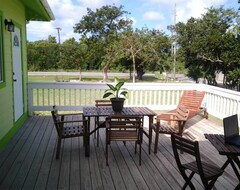 Hotel Sir Charles Guest House (South Palmetto Point, Bahamas)