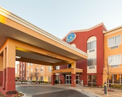 Khách sạn Comfort Suites Central-I-44 (Tulsa, Hoa Kỳ)