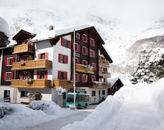 Hotel The Larix Ski-In Ski-Out (Saas Fee, Suiza)