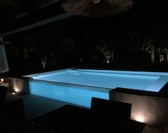 Hotelli Villa Sea Sicilien, Wonderful Hus Med Swimmingpool Kun FÅ Skridt Fra Stranden (Syracuse, Italia)