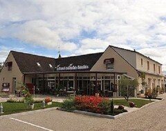 Hotel Lescapade (Le Vivier, France)