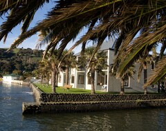 Akaroa Waterfront Motels (Akaroa, Yeni Zelanda)