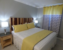 Hotel Beach One Bedroom Suite 05 (Ocho Rios, Jamaica)