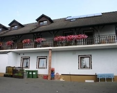 Khách sạn Zur Taverne (Oberviechtach, Đức)
