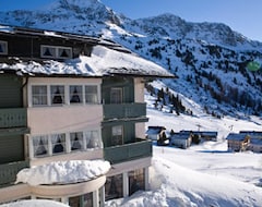 Khách sạn Montana (Obertauern, Áo)