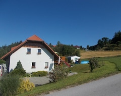 Căn hộ có phục vụ Apartment Rozika (Slovenj Gradec, Slovenia)