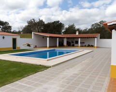 Toàn bộ căn nhà/căn hộ Casa Do Outeiro - Private Villa With Pool (Fronteira, Bồ Đào Nha)