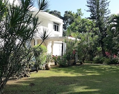Nhà trọ Habitation Villa Les Cassias (Petit Bourg, French Antilles)