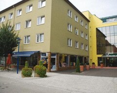 Hotel Garni (Bad Schallerbach, Austria)