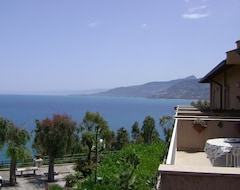 Khách sạn Blue Bay (Cefalu, Ý)