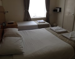 Khách sạn Hotel Savoy Court (Eastbourne, Vương quốc Anh)