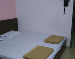 Hotel Shri Nivasini Yatri Niwas (Kolhapur, India)