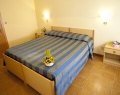 Khách sạn Hotel Villa Moderna (Salsomaggiore Terme, Ý)