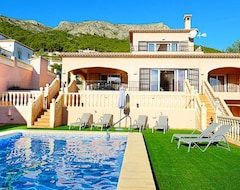 Koko talo/asunto V.Amanda, Newly and superb villa with private pool for 8-10 people. Calpe (Calpe, Espanja)