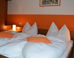 Hotel Gasthof zur Sonne (Senale-San Felice, Italy)