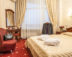 Hotel Kyiv (Kyiv, Ukraine)