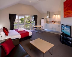 Hotel Boathouse Resort Studios and Suites (Sorrento, Australia)