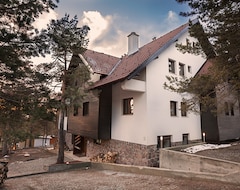 Aparthotel Vila Plamenac (Valjevo, Serbia)