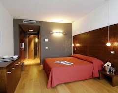 Khách sạn Hotel Cortese (Armeno, Ý)