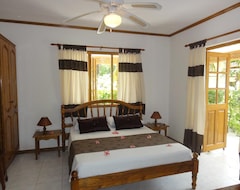 Khách sạn The Islander Hotel (Anse Kerlan, Seychelles)