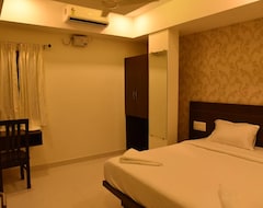 OYO 11414 Hotel Silver Suites (Chikkamagaluru, Indija)