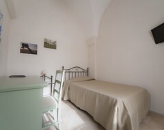 Hotel Masseria San Velletri Guest House (Fasano, Italy)
