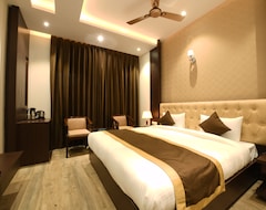 Khách sạn Hotel V Grand (Bareilly, Ấn Độ)