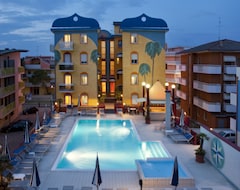 Khách sạn Hotel Bristol (Caorle, Ý)