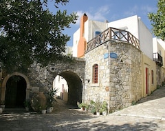 Khách sạn Hotel Arolithos Traditional Cretan Village (Tylissos, Hy Lạp)