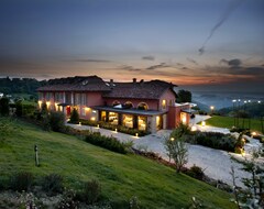 Khách sạn Relais Villa d'Amelia (Benevello, Ý)
