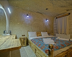 Hotel Zeuz Cave Suites (Nevsehir, Tyrkiet)