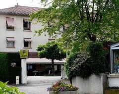 Khách sạn Hotel Le Chatard (Sarcey, Pháp)
