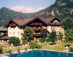Khách sạn Zum Schweizer (Lofer, Áo)