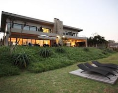 Khách sạn Canelands Beach Club (Salt Rock, Nam Phi)