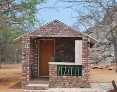 Hotel Kaoko Bush Lodge (Kamanjab, Namibia)