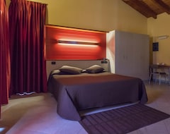 Khách sạn AlbaVillage Hotel Camping Spa. (Alba, Ý)