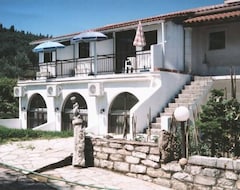 Khách sạn Dina's Rooms (Messongi, Hy Lạp)
