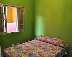 Hostel Pousada Casa Rosada Ilhabela (Ilhabela, Brazil)