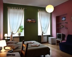 Guesthouse Ital'ianskie komnaty i apartamenty Pio na Mokhovoi 39 (St Petersburg, Russia)