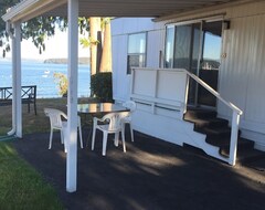 Toàn bộ căn nhà/căn hộ Seashore Rental With Beach Access And Panoramic Sound View (Port Orchard, Hoa Kỳ)