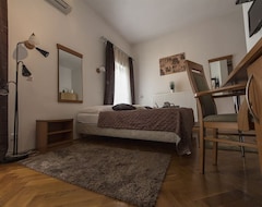 Hotel Butterfly Home (Budapest, Hungary)