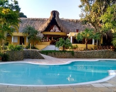Khách sạn Hotel Banana Palms (Livingston, Guatemala)