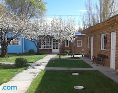 Entire House / Apartment Lau-fer Apartamentos (Los Antiguos, Argentina)