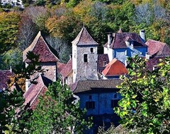 Toàn bộ căn nhà/căn hộ 12th Century Templar Watchtower And Manor House With Stunning Views (Saint-Cernin, Pháp)