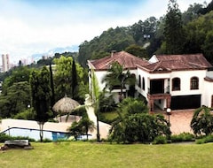 Hotel Villa De Los Angeles (Medellín, Colombia)