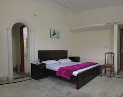 Hotel OYO 15080 Aman Inn Guest House (Greater Noida, Indien)
