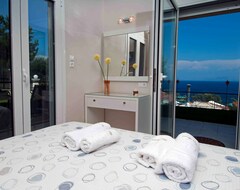 Khách sạn Brentanos Apartments - A - View Of Paradise (Perama, Hy Lạp)
