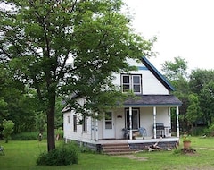Entire House / Apartment Noochies Nest: 3-Bedrooms, Clean, Comfortable, Close To Beaches, Pets Welcome! (Ontonagon, USA)