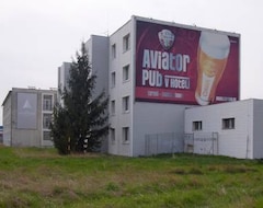 Hotel Aviator Garni (Bratislava, Slovakia)