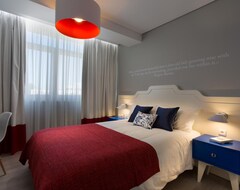 Pansion Chic Flats And Suites (Parede, Portugal)